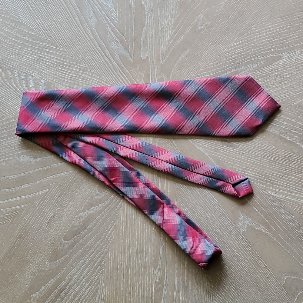 Carolina Bay necktie